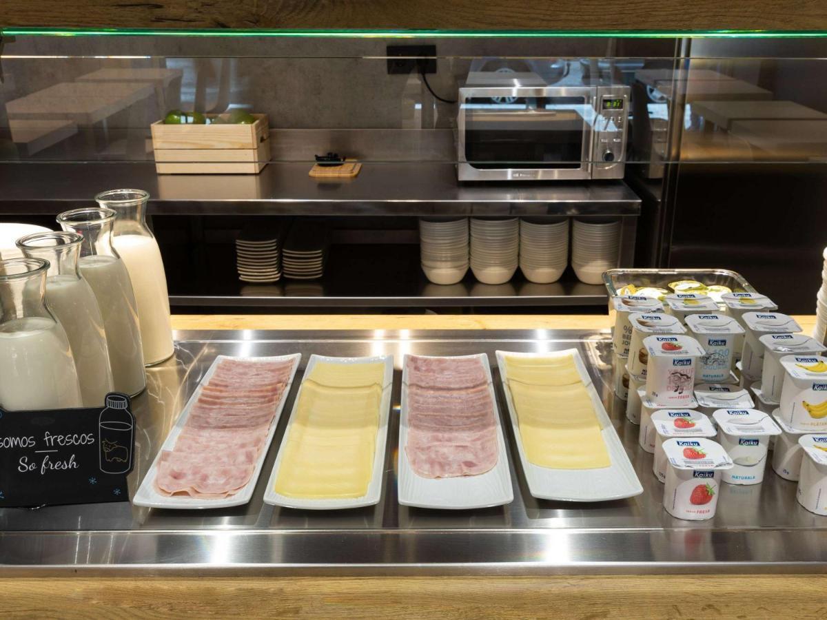 Ibis Budget Madrid Aeropuerto Zewnętrze zdjęcie