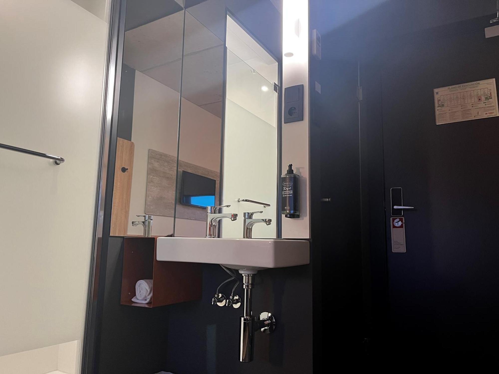 Ibis Budget Madrid Aeropuerto Zewnętrze zdjęcie