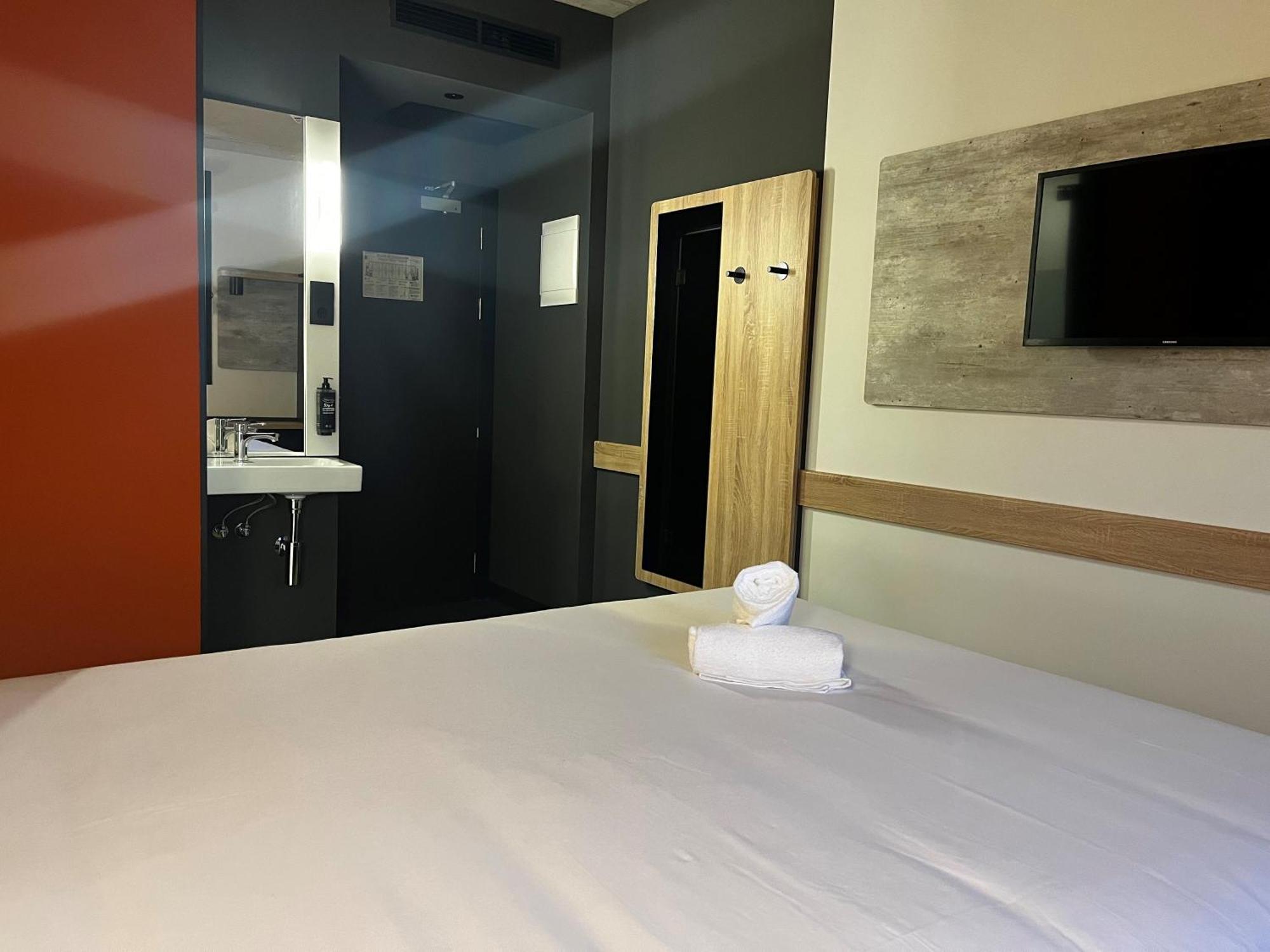 Ibis Budget Madrid Aeropuerto Zewnętrze zdjęcie