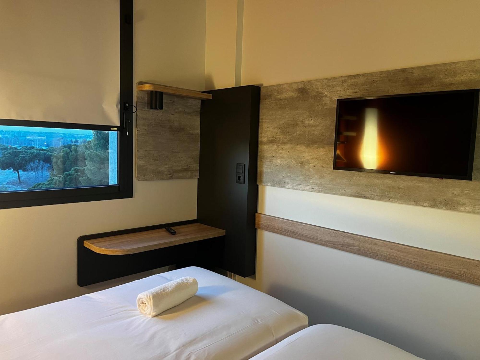 Ibis Budget Madrid Aeropuerto Zewnętrze zdjęcie