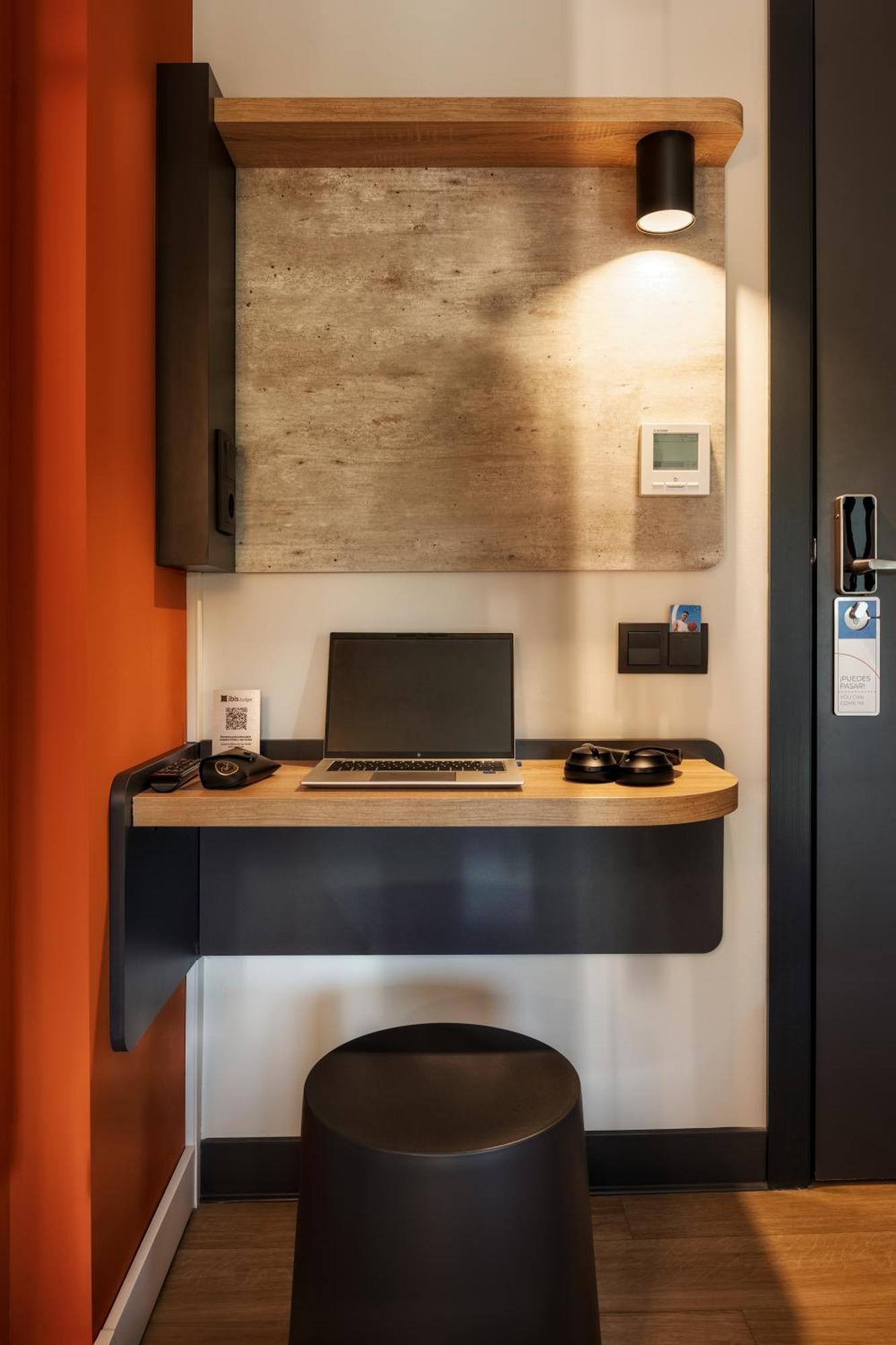 Ibis Budget Madrid Aeropuerto Zewnętrze zdjęcie