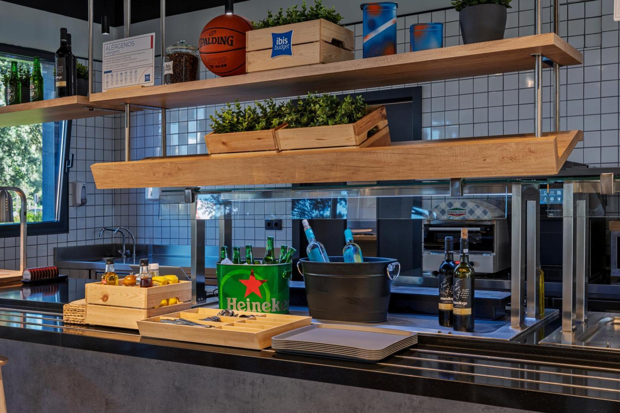 Ibis Budget Madrid Aeropuerto Zewnętrze zdjęcie
