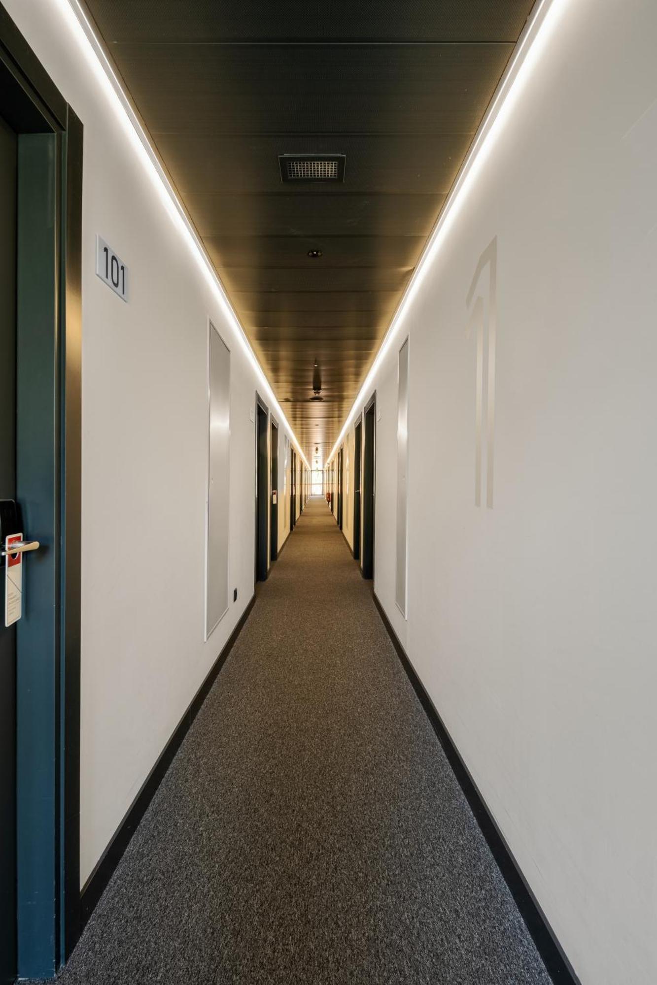 Ibis Budget Madrid Aeropuerto Zewnętrze zdjęcie