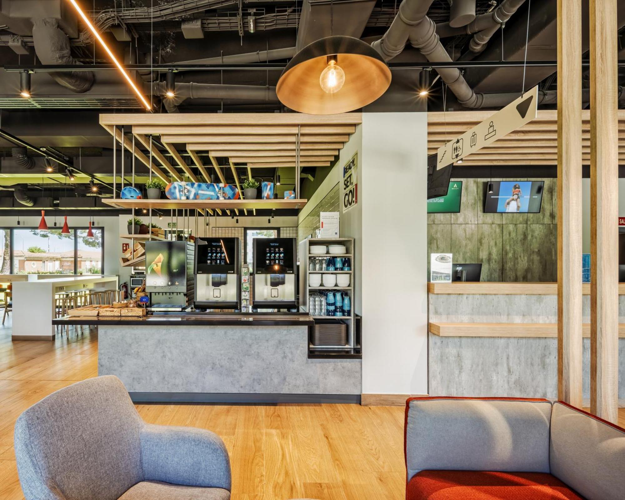 Ibis Budget Madrid Aeropuerto Zewnętrze zdjęcie