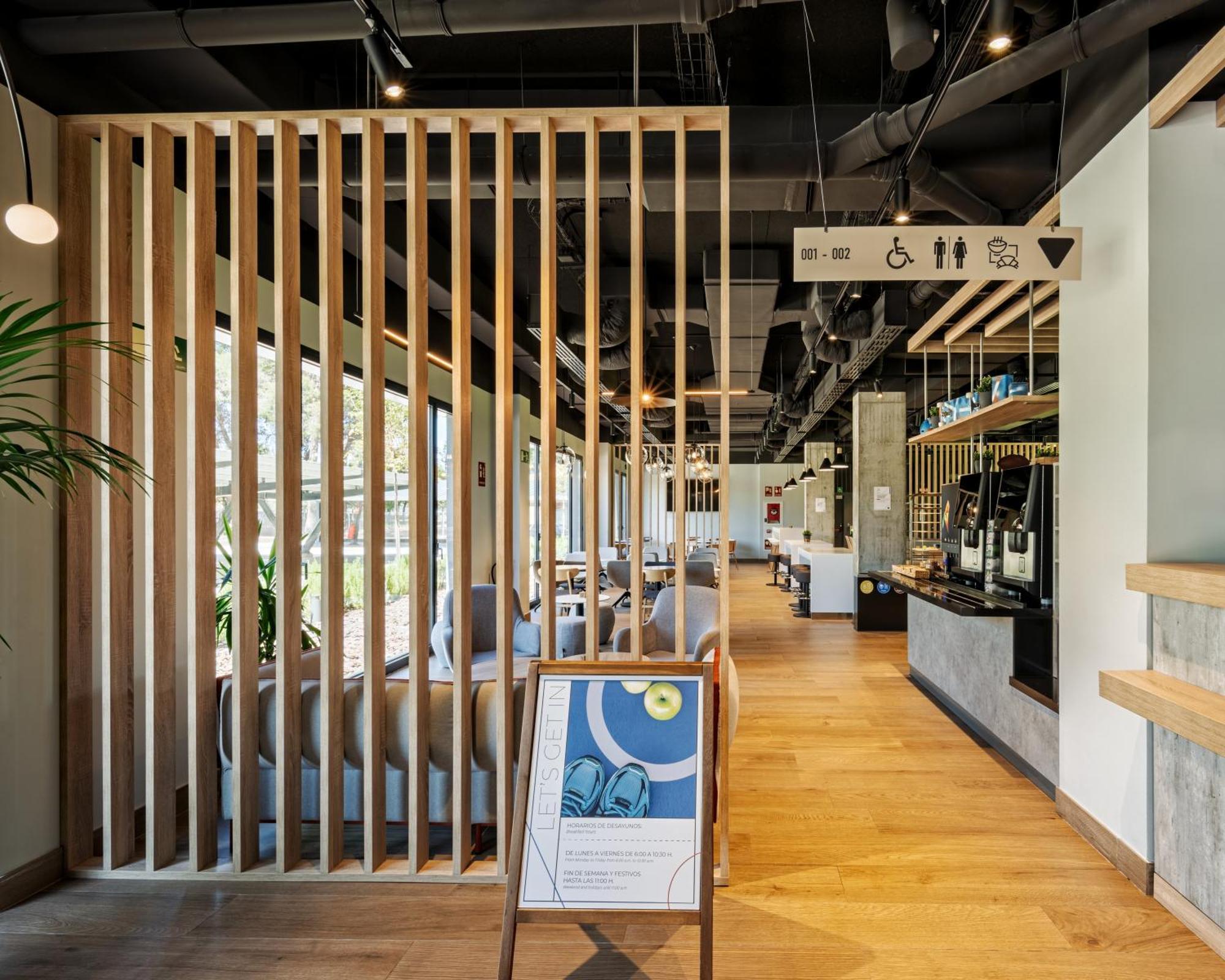 Ibis Budget Madrid Aeropuerto Zewnętrze zdjęcie
