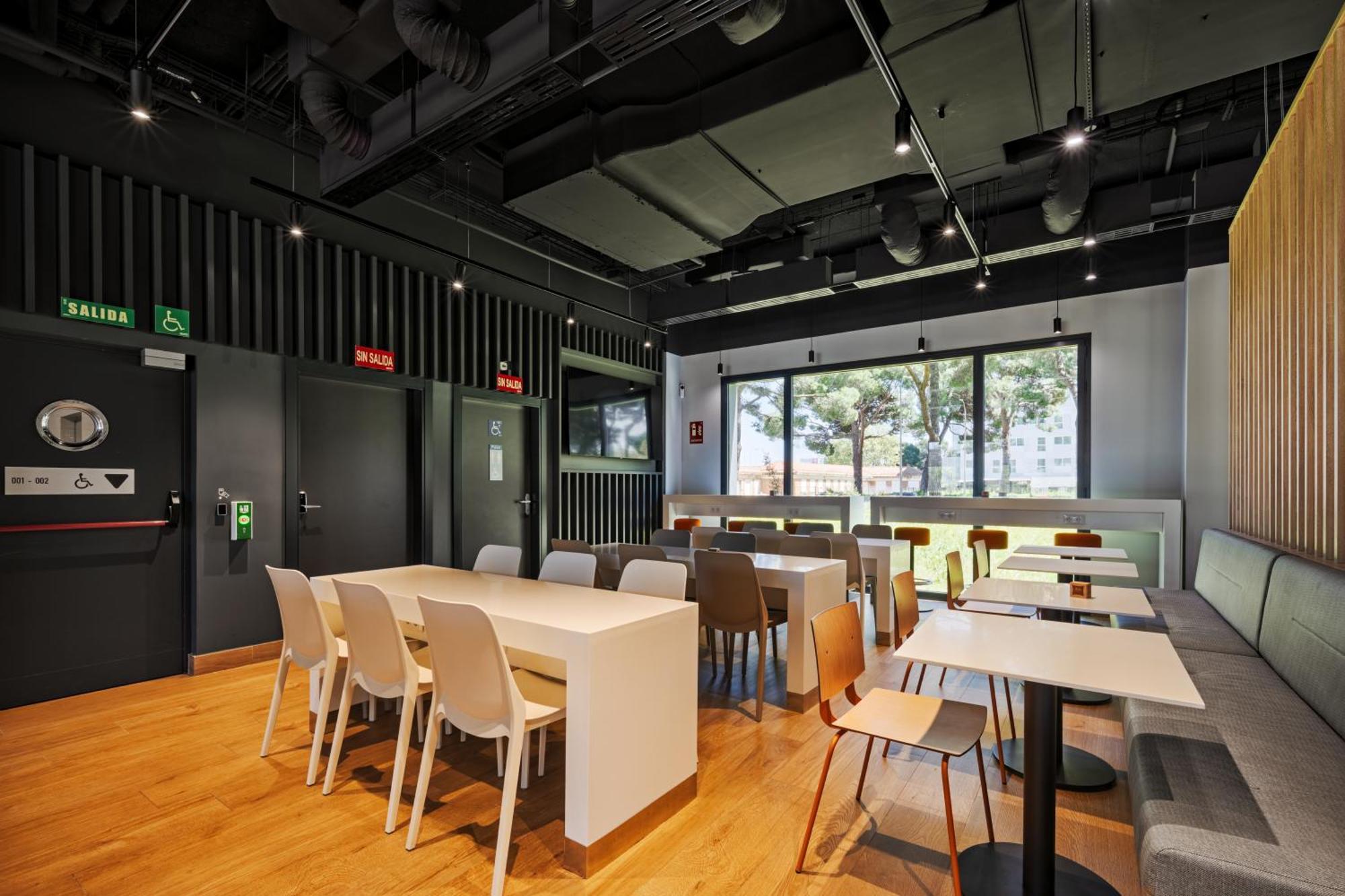 Ibis Budget Madrid Aeropuerto Zewnętrze zdjęcie