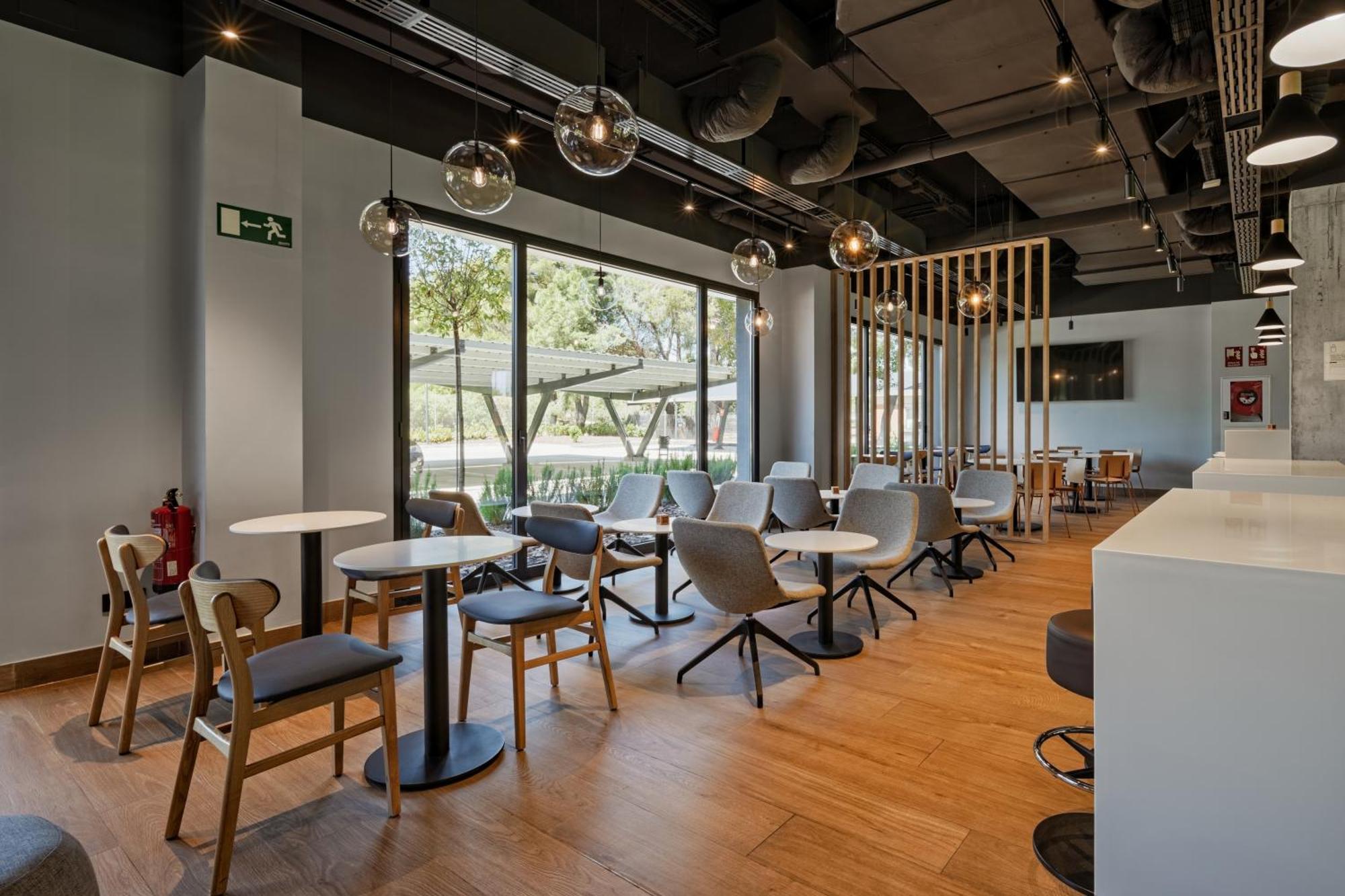 Ibis Budget Madrid Aeropuerto Zewnętrze zdjęcie